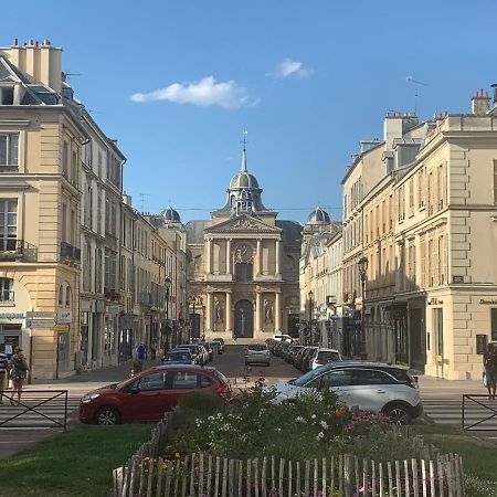 Appartement Versailles Quartier Notre Dame Au Pied Du Chateau Avec Parking Buitenkant foto