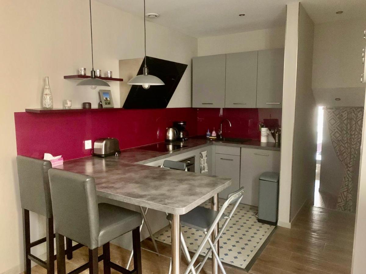 Appartement Versailles Quartier Notre Dame Au Pied Du Chateau Avec Parking Buitenkant foto