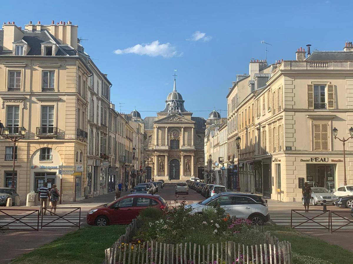 Appartement Versailles Quartier Notre Dame Au Pied Du Chateau Avec Parking Buitenkant foto