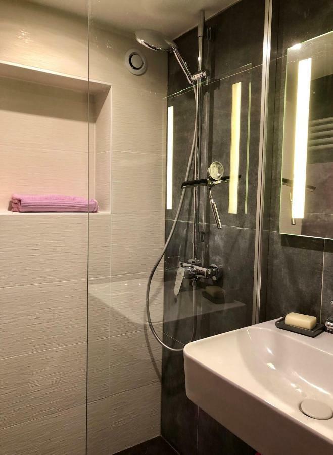 Appartement Versailles Quartier Notre Dame Au Pied Du Chateau Avec Parking Buitenkant foto